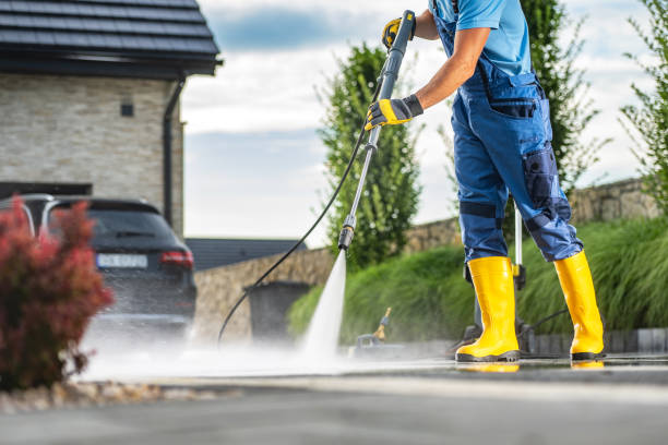 Best Concrete Pressure Washing  in Belcourt, ND